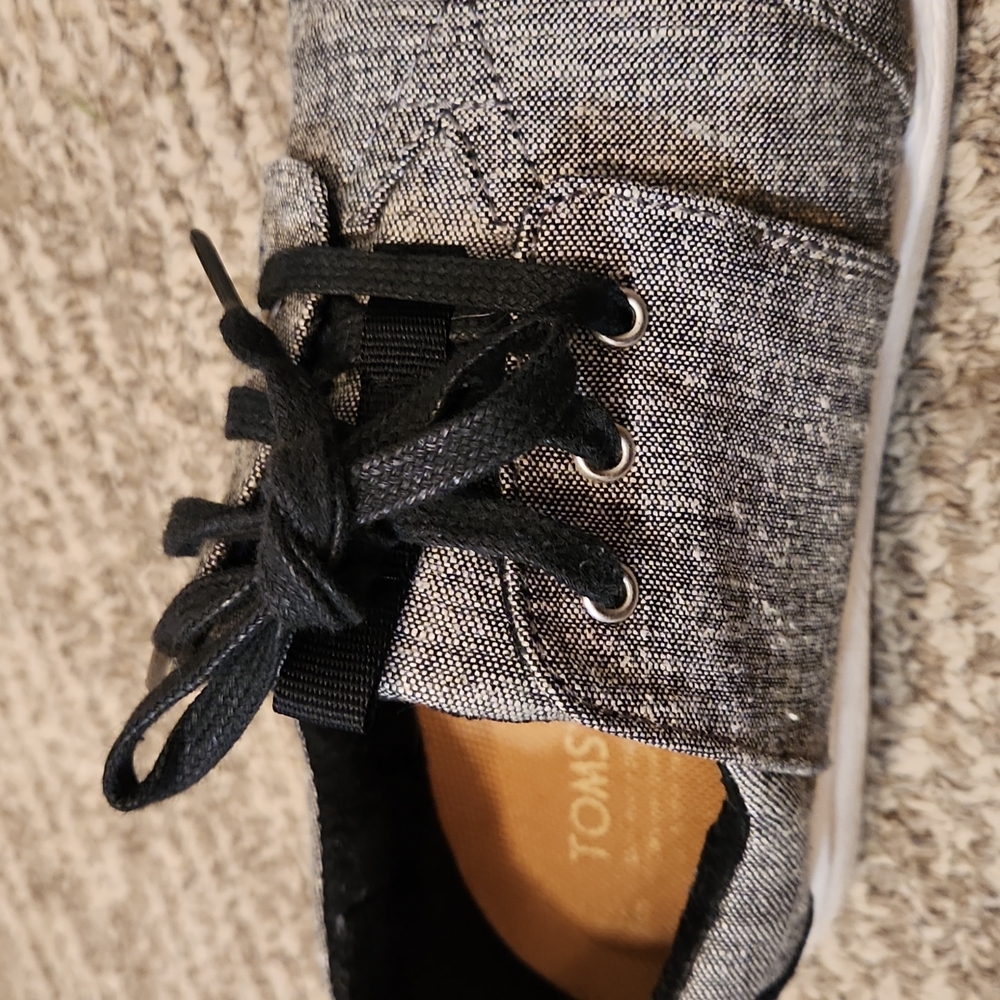 Grey Women's TOMS Sneakers in Size 8 - Picture 9 of 9
